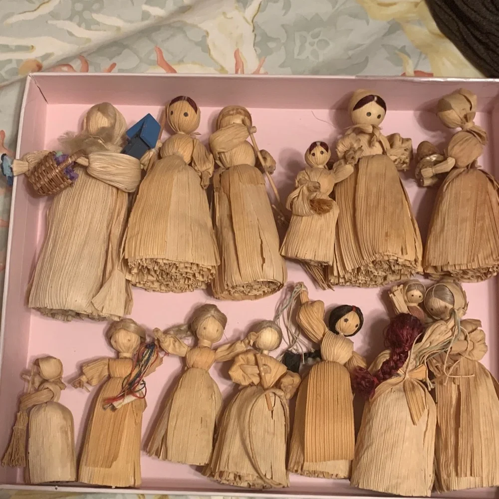 Handcrafted Corn Husk Dolls Set of 12 - Picture 1 of 5
